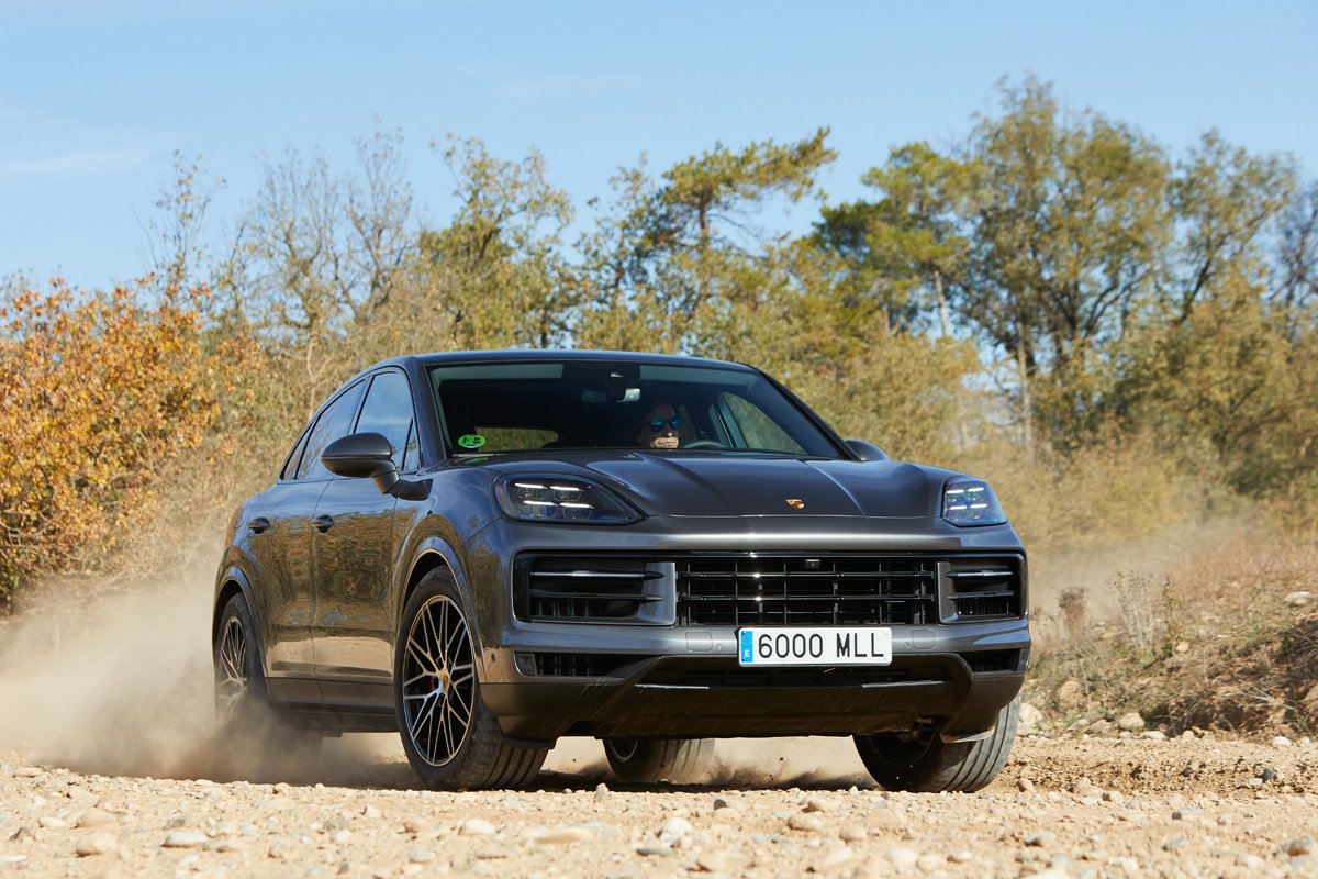 Prueba del nuevo Porsche Cayenne: el SUV que apuesta por los motores híbridos enchufables