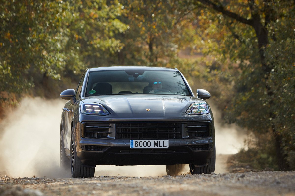 Prueba del nuevo Porsche Cayenne: el SUV que apuesta por los motores híbridos enchufables