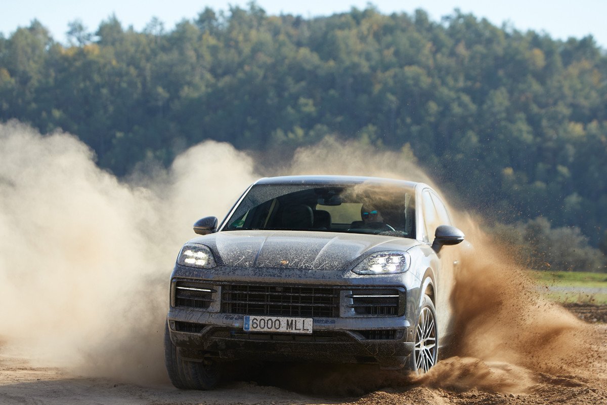 Prueba del nuevo Porsche Cayenne: el SUV que apuesta por los motores híbridos enchufables