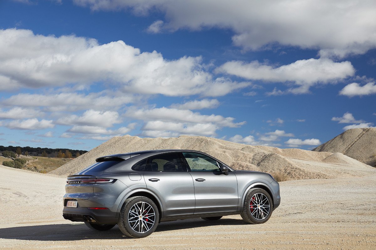 Prueba del nuevo Porsche Cayenne: el SUV que apuesta por los motores híbridos enchufables