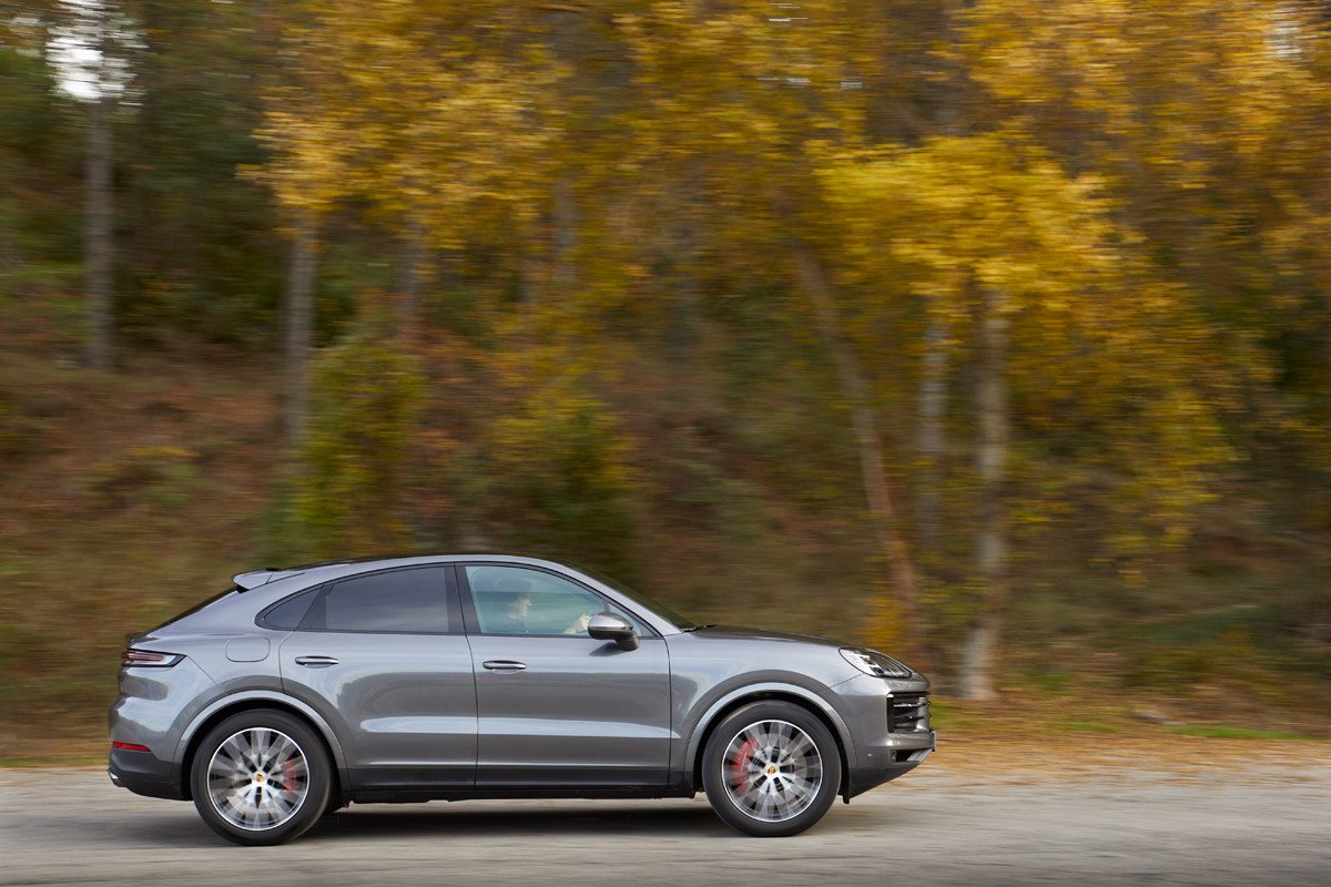 Prueba del nuevo Porsche Cayenne: el SUV que apuesta por los motores híbridos enchufables