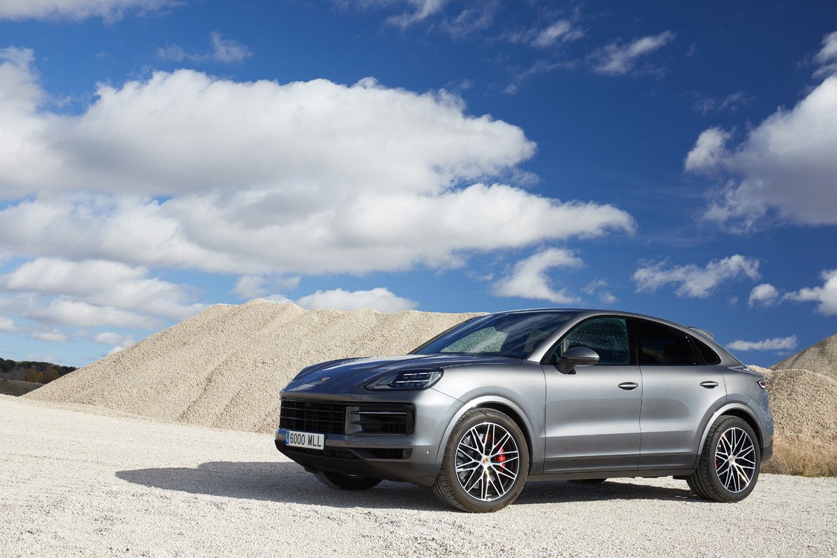 Prueba del nuevo Porsche Cayenne: el SUV que apuesta por los motores híbridos enchufables