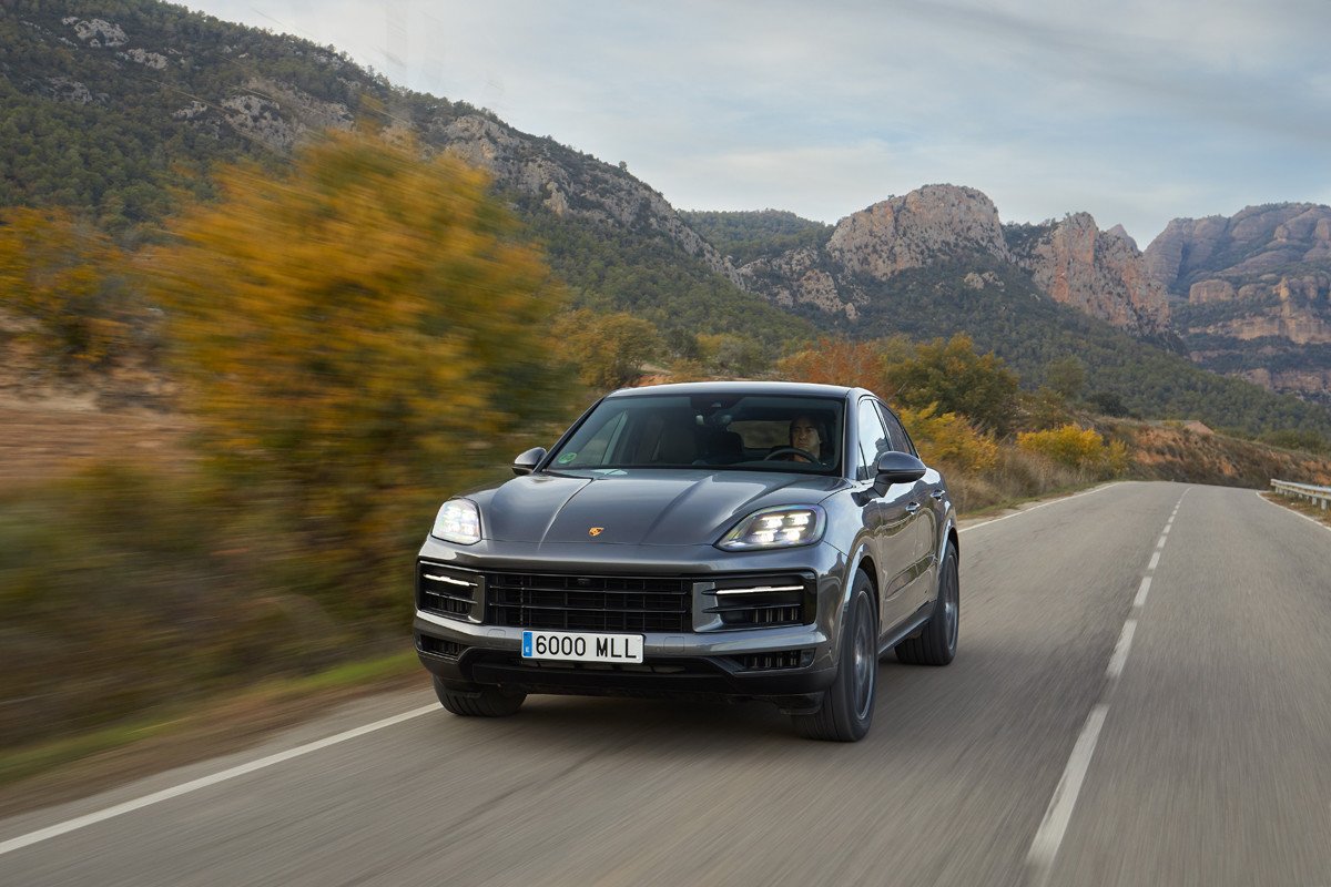 Prueba del nuevo Porsche Cayenne: el SUV que apuesta por los motores híbridos enchufables