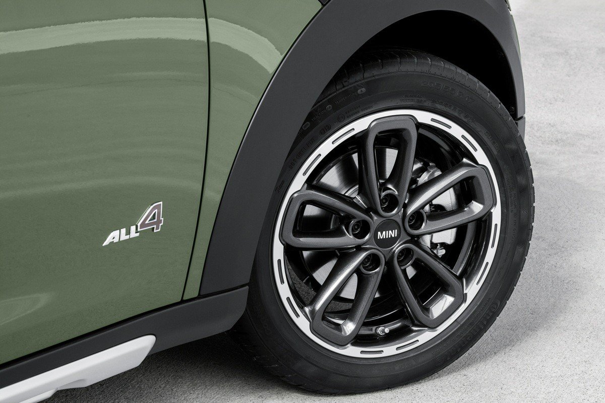 Nuevo MINI CountryMan 2014, leve actualización para el MINI más aventurero