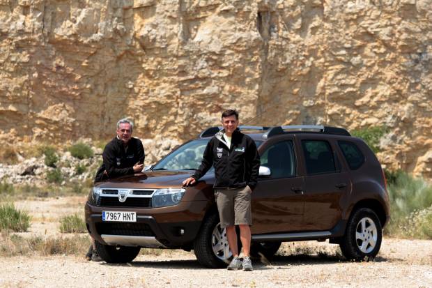 El Dacia Duster coche oficial del Eco Desafío Burn 2013