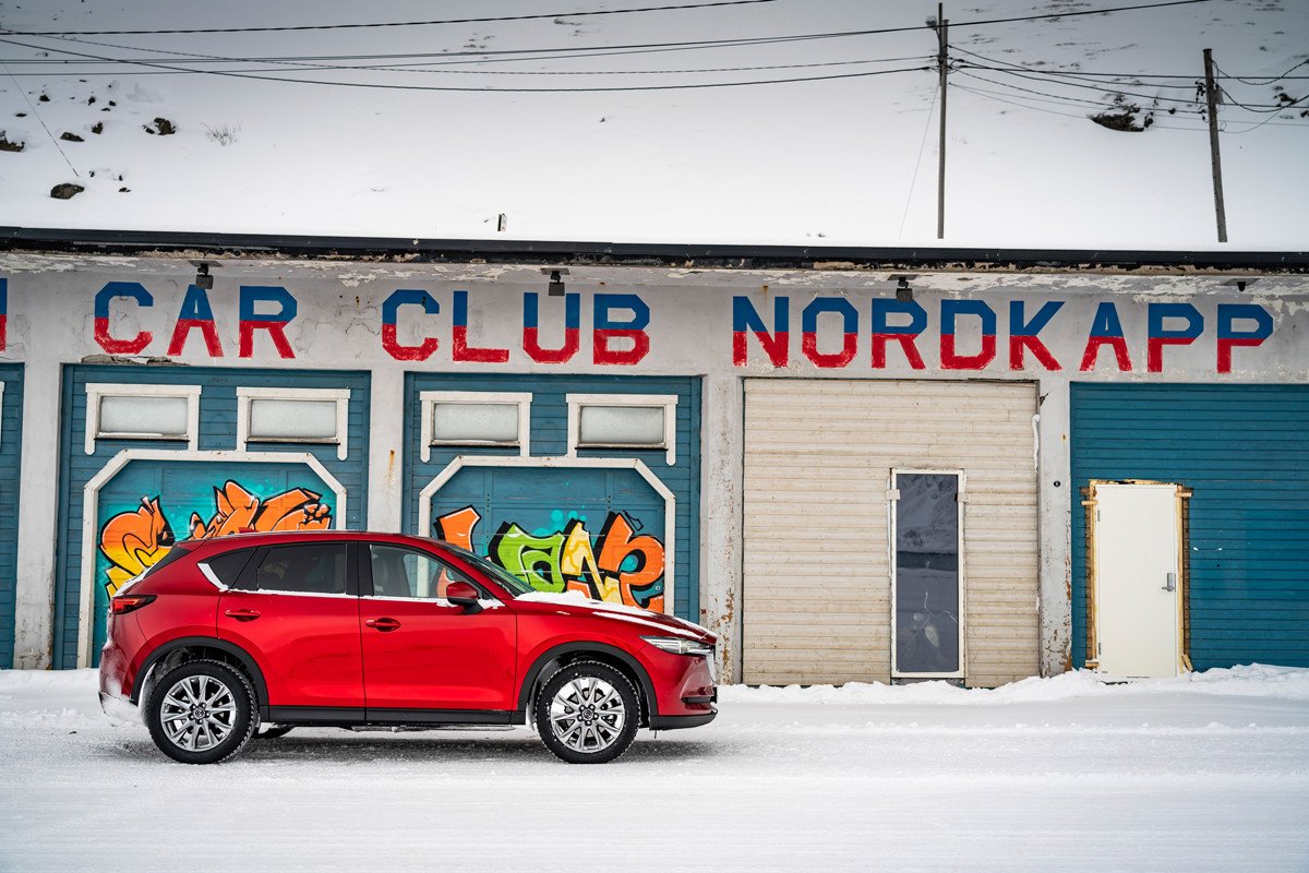 Vídeo: ruta extrema del Mazda CX-5 por el círculo polar ártico