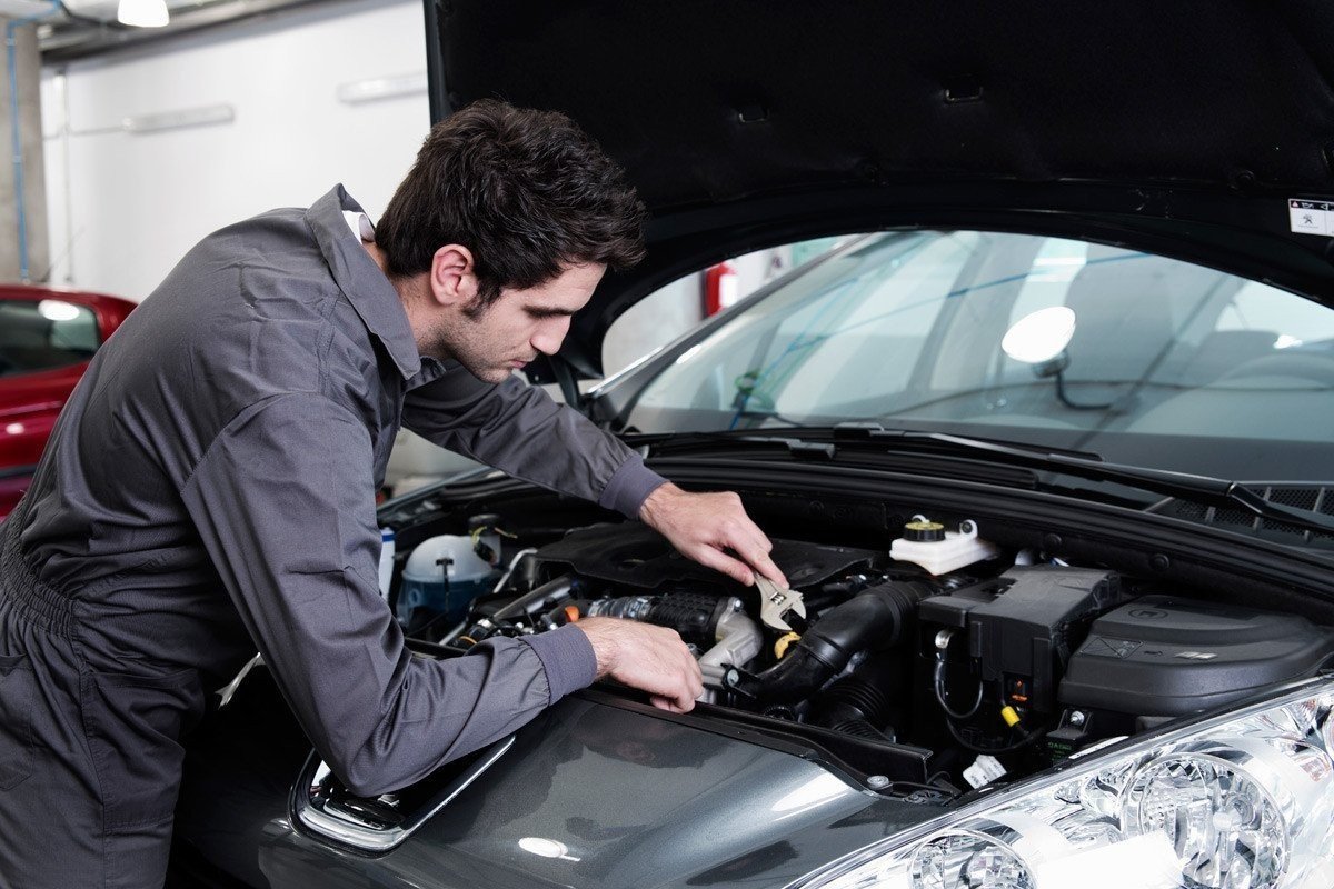 Consejos para superar la cuesta de enero: trucos para reducir los gastos de tu coche
