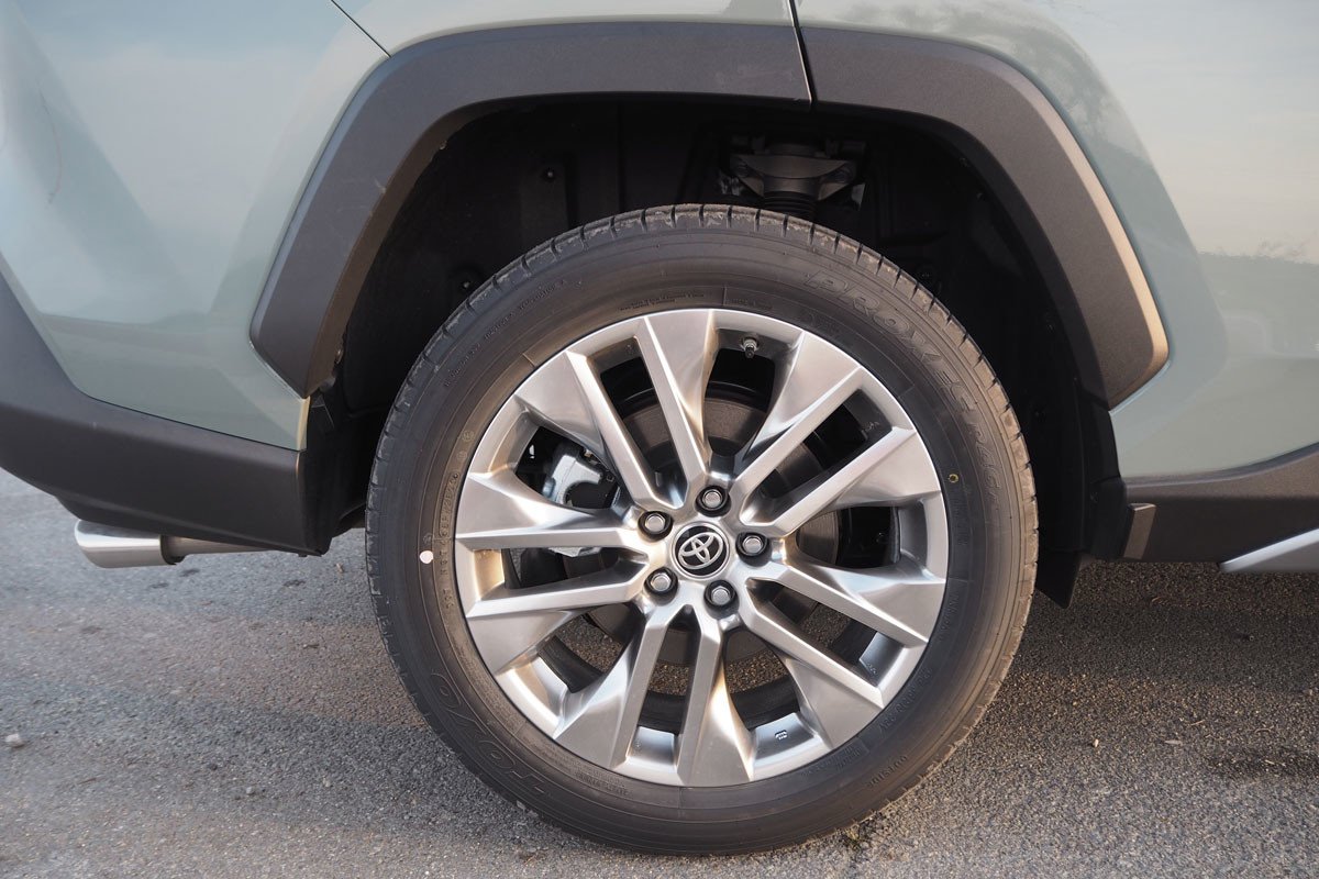Prueba y opinión del Toyota RAV4 Hybrid AWD-i: ¿es más recomendable la tracción 4x4?