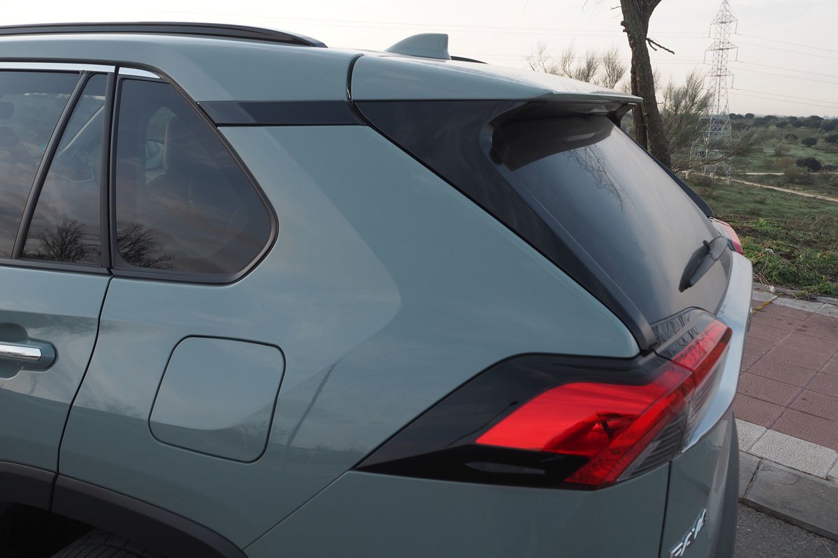 Prueba y opinión del Toyota RAV4 Hybrid AWD-i: ¿es más recomendable la tracción 4x4?