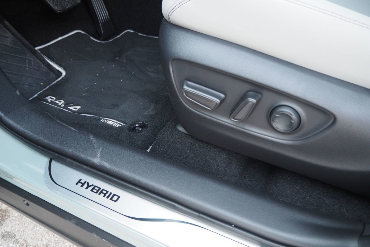 Prueba y opinión del Toyota RAV4 Hybrid AWD-i: ¿es más recomendable la tracción 4x4?