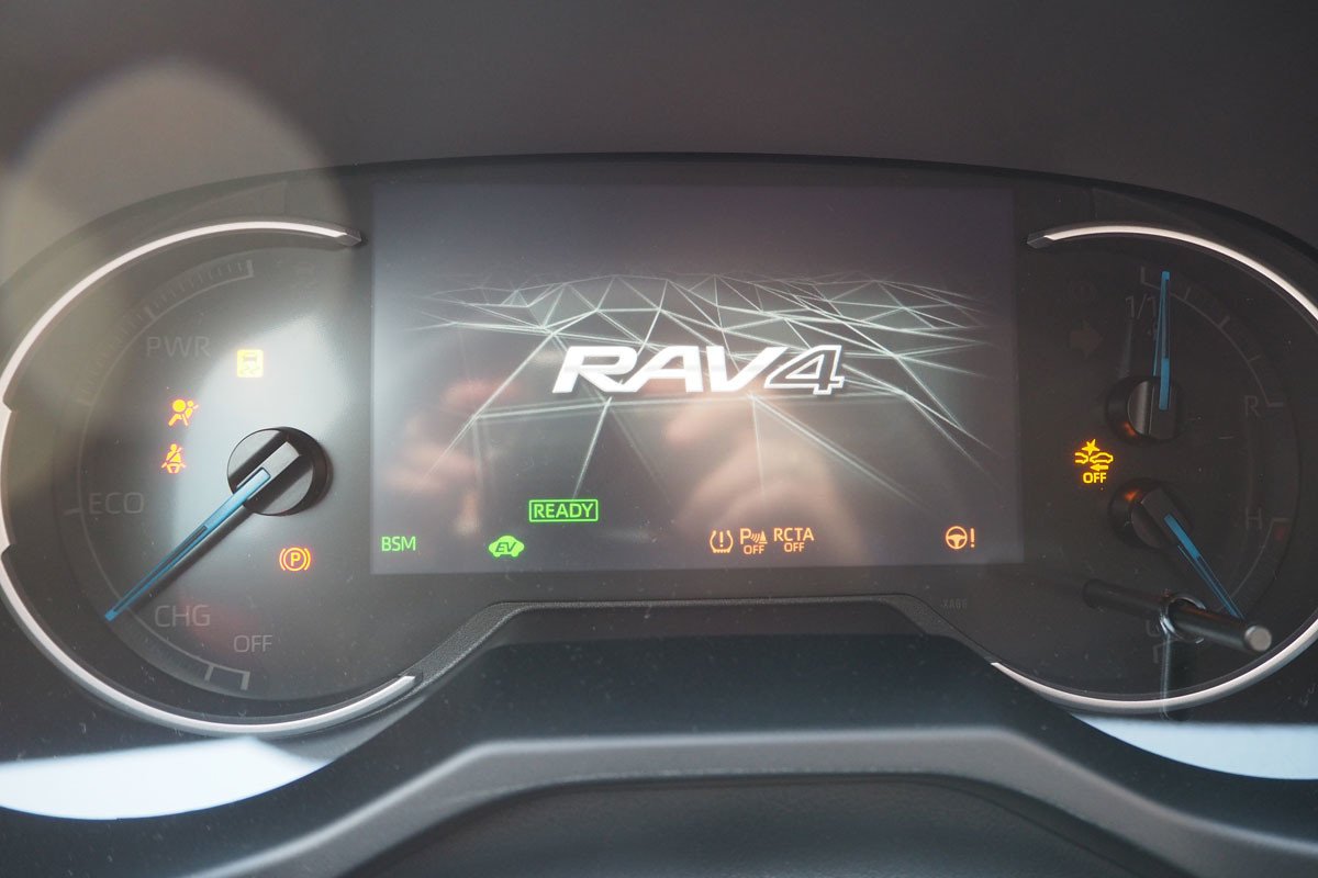 Prueba y opinión del Toyota RAV4 Hybrid AWD-i: ¿es más recomendable la tracción 4x4?