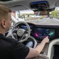 ¡Manos fuera! Coches que YA circulan solos de forma legal por algunas carreteras