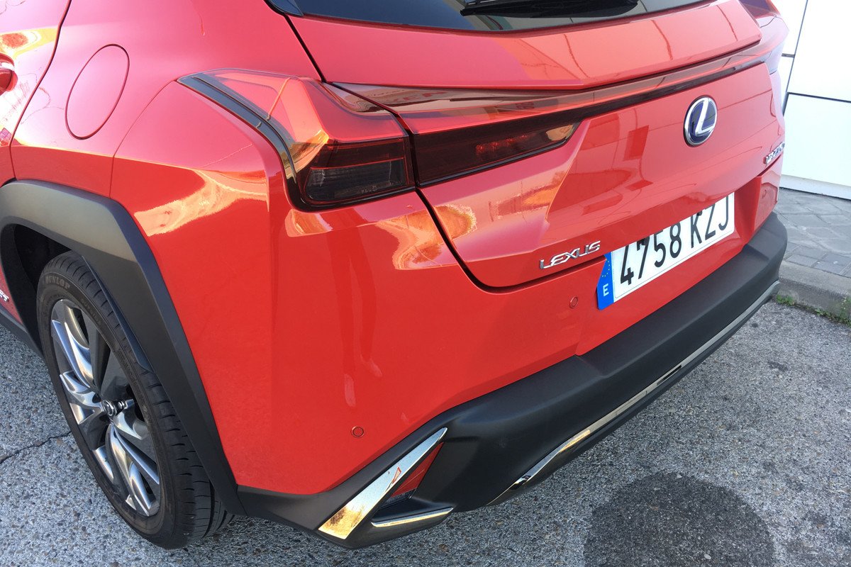 Prueba Lexus UX 250h, el SUV híbrido con una estética rompedora