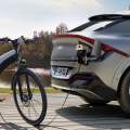 ¿Se puede cargar una bicicleta eléctrica con tu coche? Sí, gracias a la función V2L