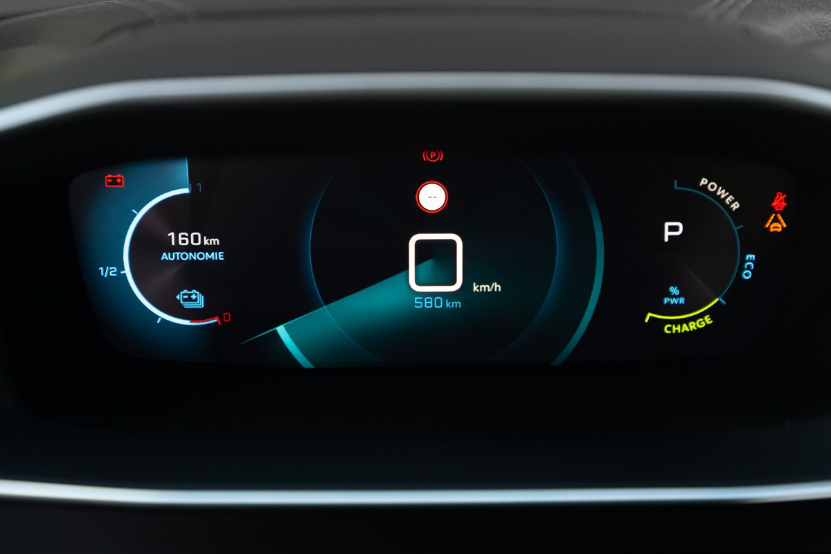 Prueba Peugeot e-2008: el SUV eléctrico que se fabrica en Vigo para todo el mundo