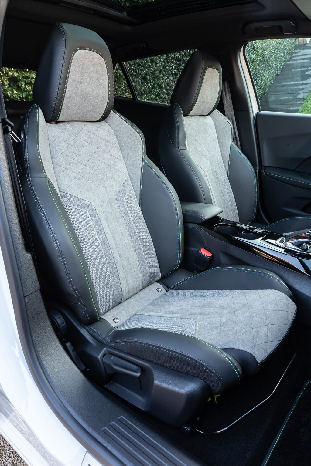 Prueba Peugeot e-2008: el SUV eléctrico que se fabrica en Vigo para todo el mundo