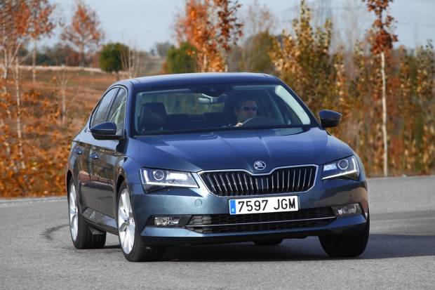 Prueba Skoda Superb 1.6 TDI 120 CV: no tan básico 