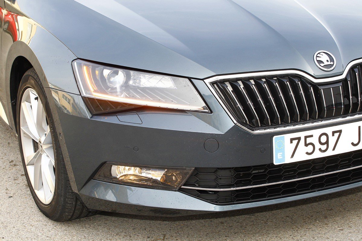 Prueba Skoda Superb 1.6 TDI 120 CV: no tan básico 