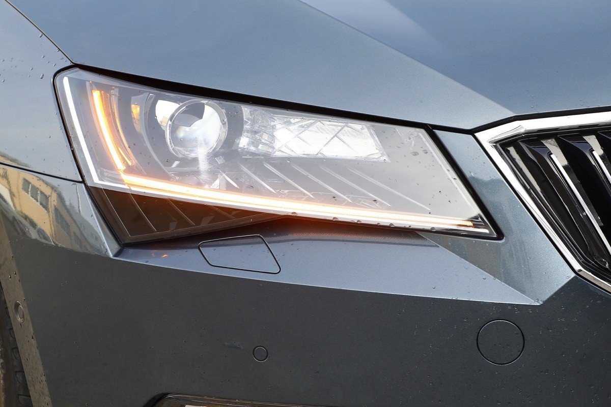 Prueba Skoda Superb 1.6 TDI 120 CV: no tan básico 