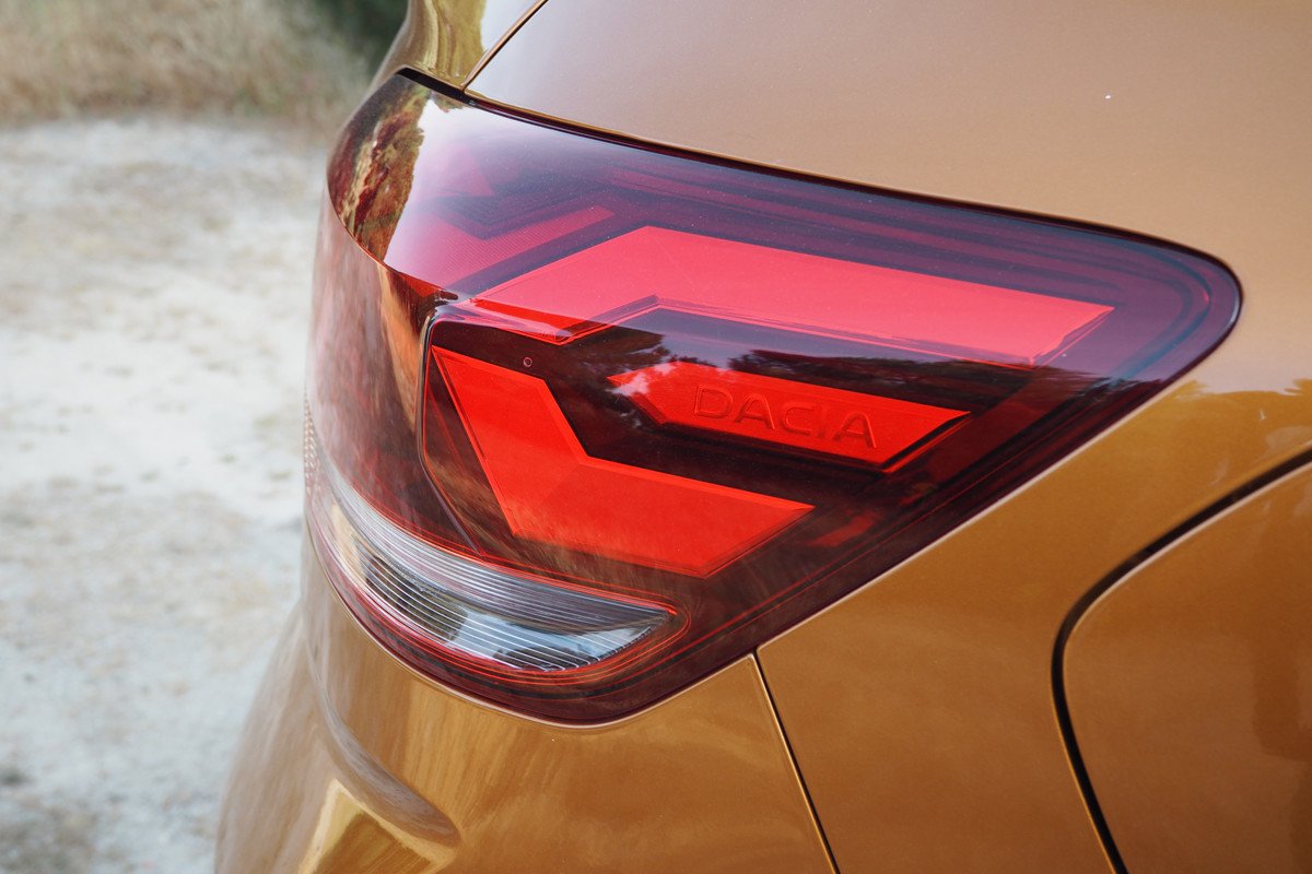 Prueba y opinión del Dacia Sandero Stepway ECO-G: precio y capacidad del depósito GLP