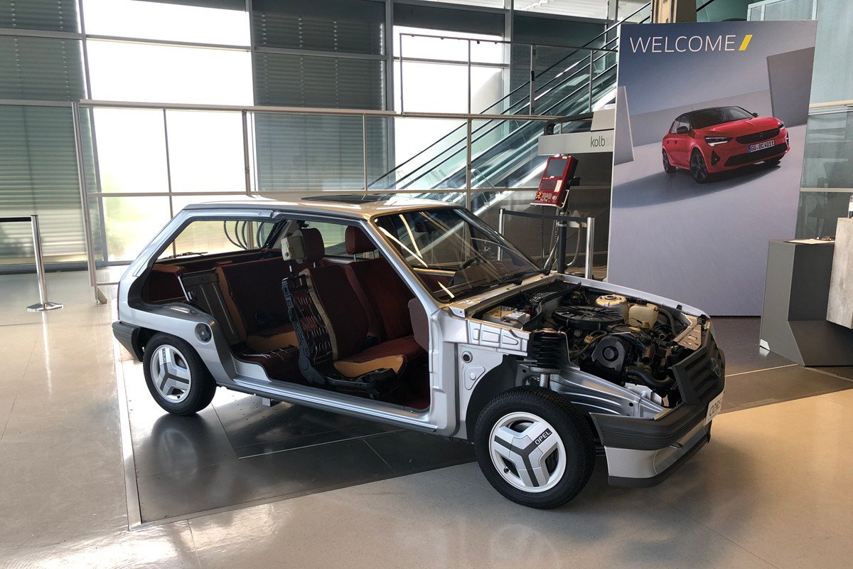 Prueba Opel Corsa clásicos: conducimos sus primeras generaciones en su 40 Aniversario