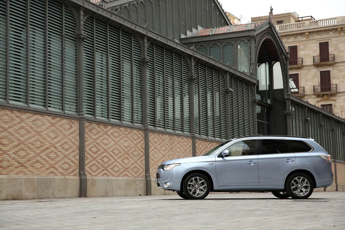 Mitsubishi Outlander PHEV: un híbrido enchufable a precio de diésel.