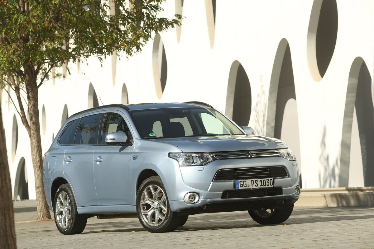 Mitsubishi Outlander PHEV: un híbrido enchufable a precio de diésel.