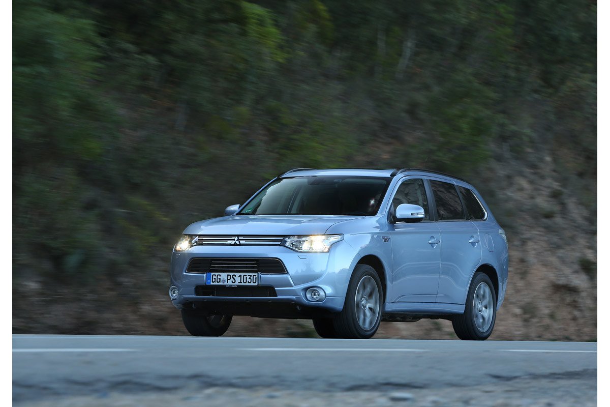 Mitsubishi Outlander PHEV: un híbrido enchufable a precio de diésel.