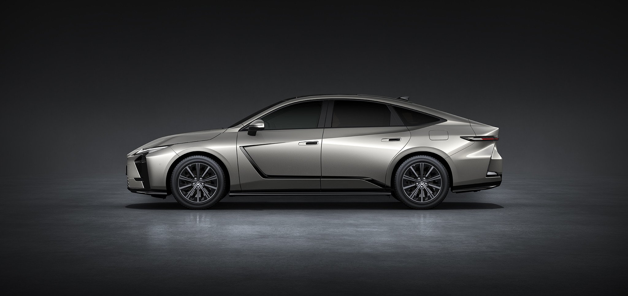 Lexus ES 2025: más grande, más lujoso y ahora también con versiones eléctricas