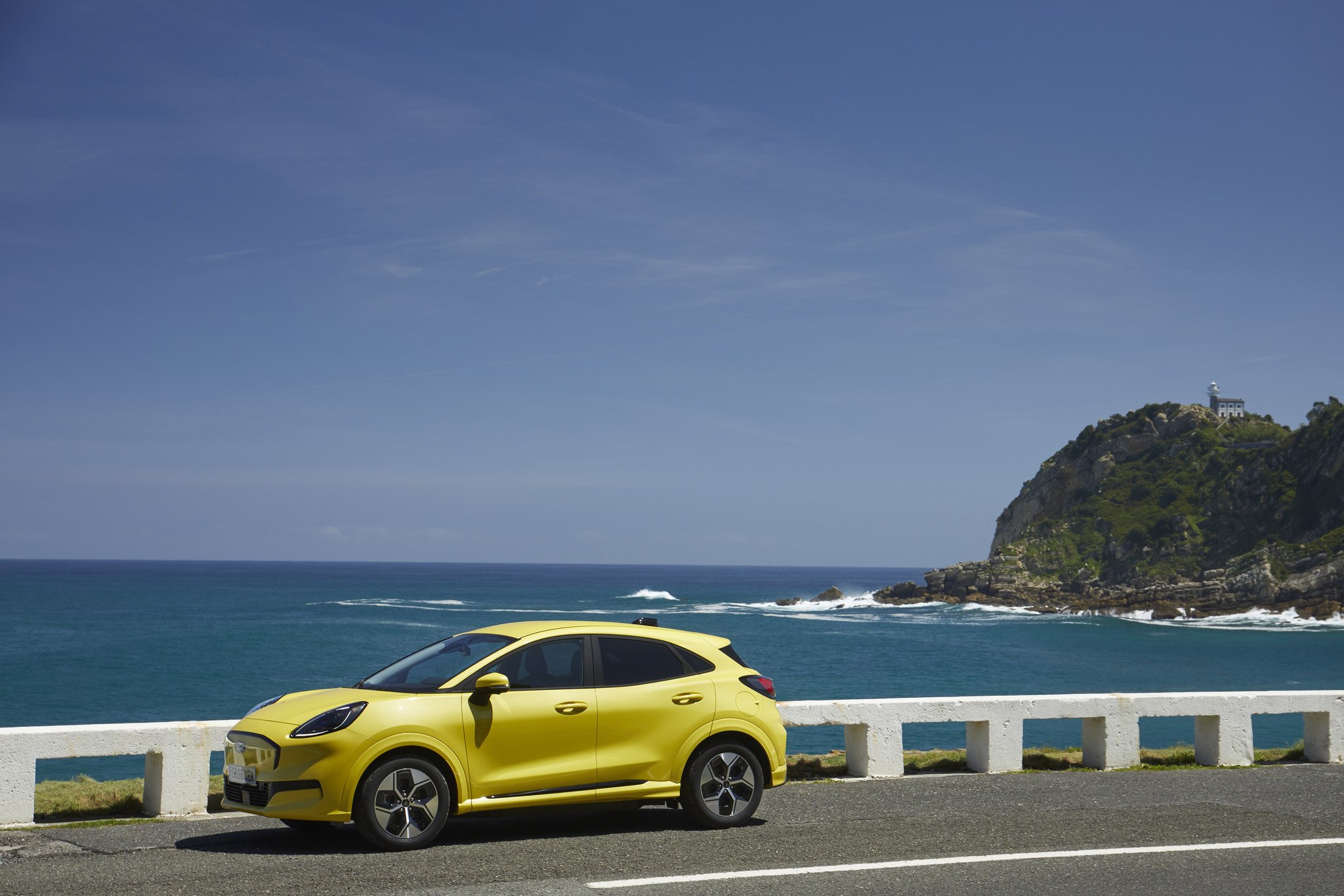 Prueba y opinión Ford Puma eléctrico: el Gen-E desde 125 euros al mes líder en espacio 