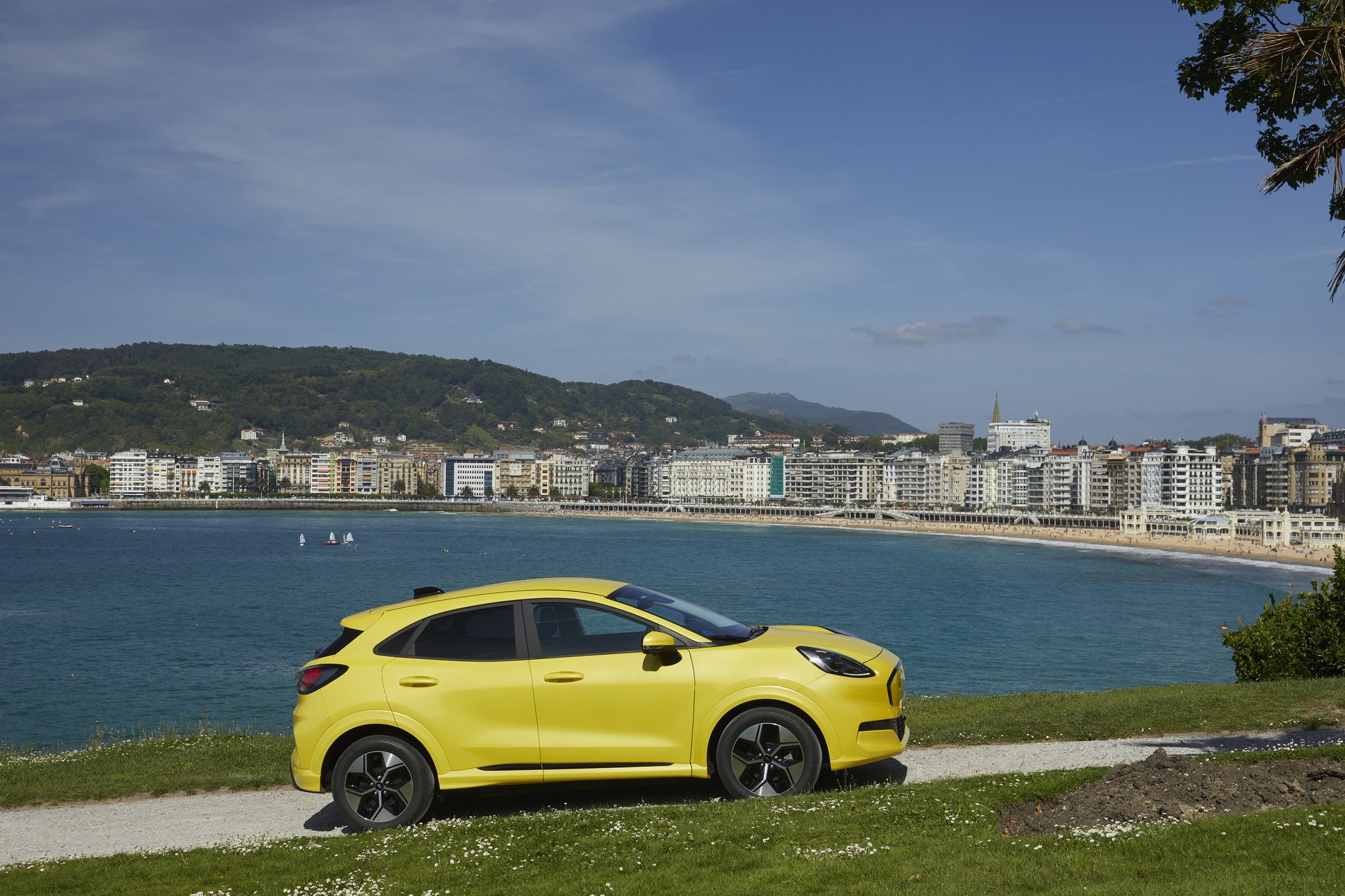 Prueba y opinión Ford Puma eléctrico: el Gen-E desde 125 euros al mes líder en espacio 
