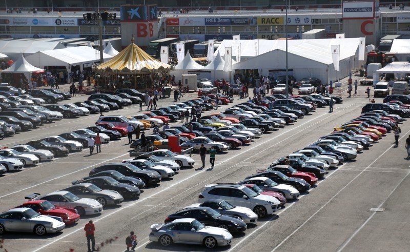 Porsche reúne 406 modelos en el Espíritu de Montjuic
