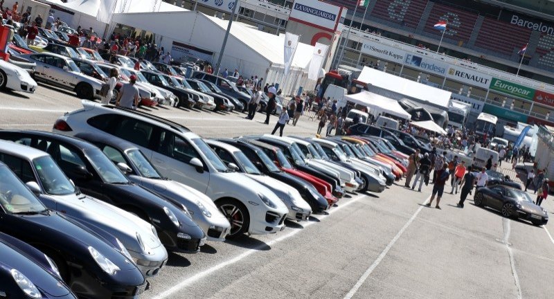 Porsche reúne 406 modelos en el Espíritu de Montjuic