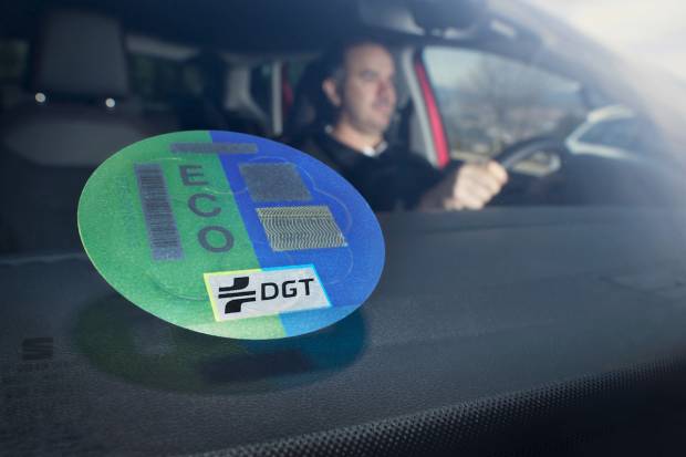 Ayudas de Castilla-La Mancha para comprar coches eléctricos, híbridos y de gas