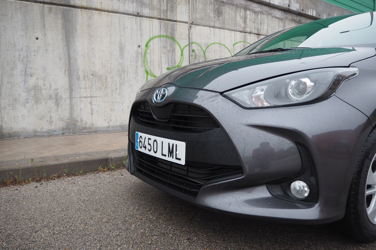 Prueba y opinión del Toyota Yaris Hybrid: mejor comportamiento y más eficiente