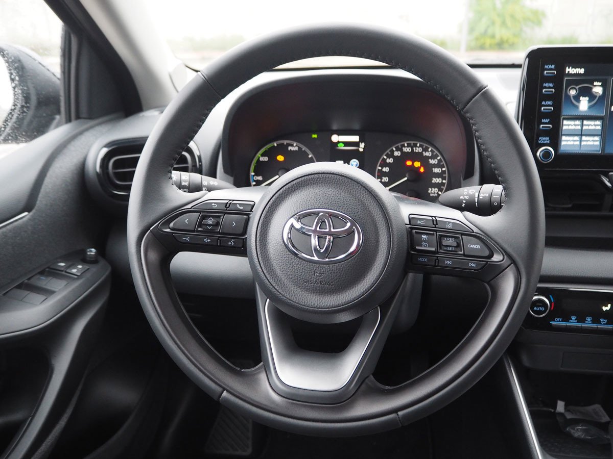 Prueba y opinión del Toyota Yaris Hybrid: mejor comportamiento y más eficiente