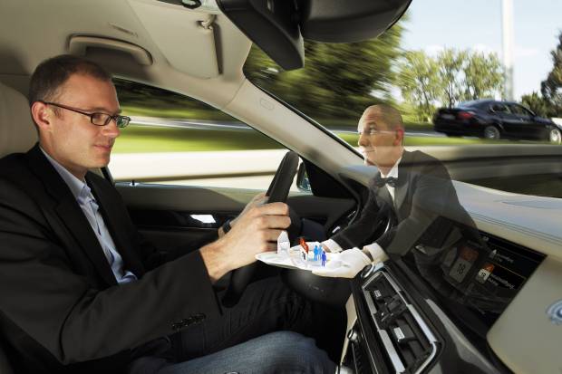 Distracciones al volante: nueva campaña de la DGT 