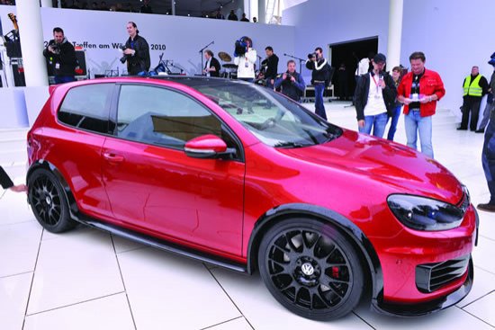 Volkswagen Golf GTI adidas: serie especial a la venta en junio