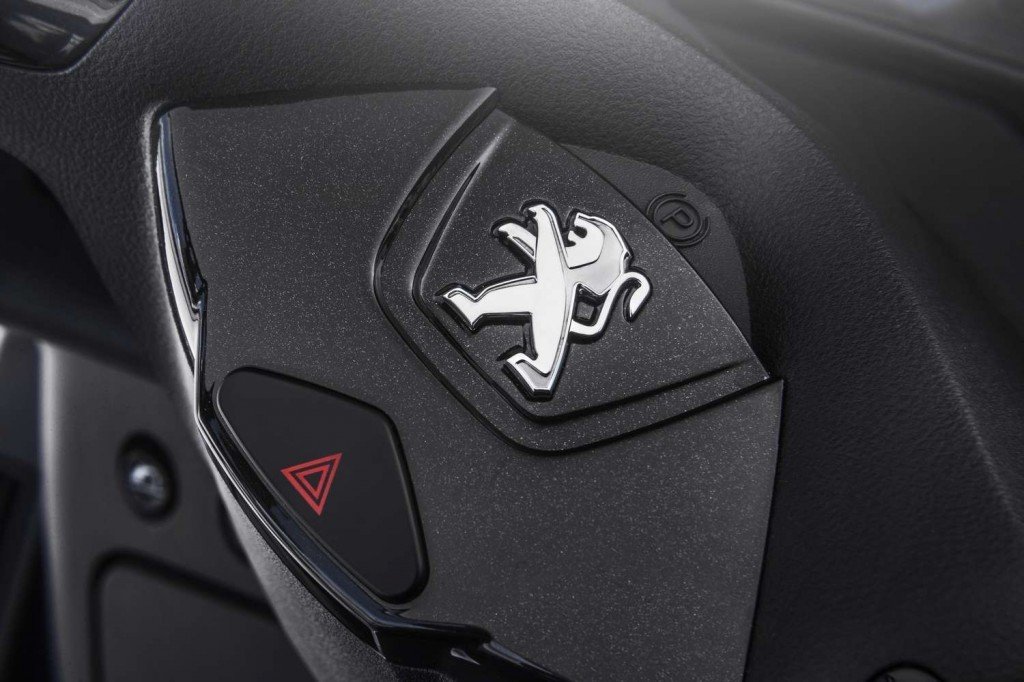 Peugeot Metropolis: Se conduce con carnet de coche