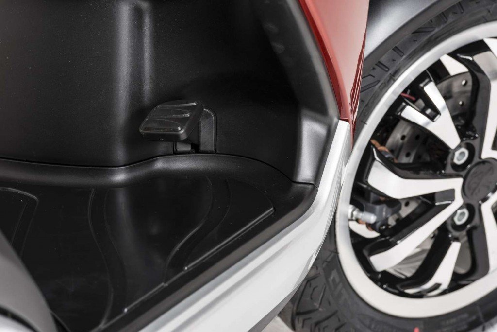 Peugeot Metropolis: Se conduce con carnet de coche