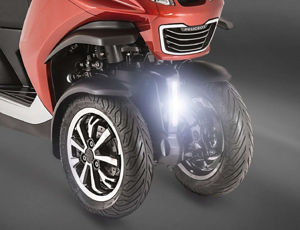 Peugeot Metropolis: Se conduce con carnet de coche