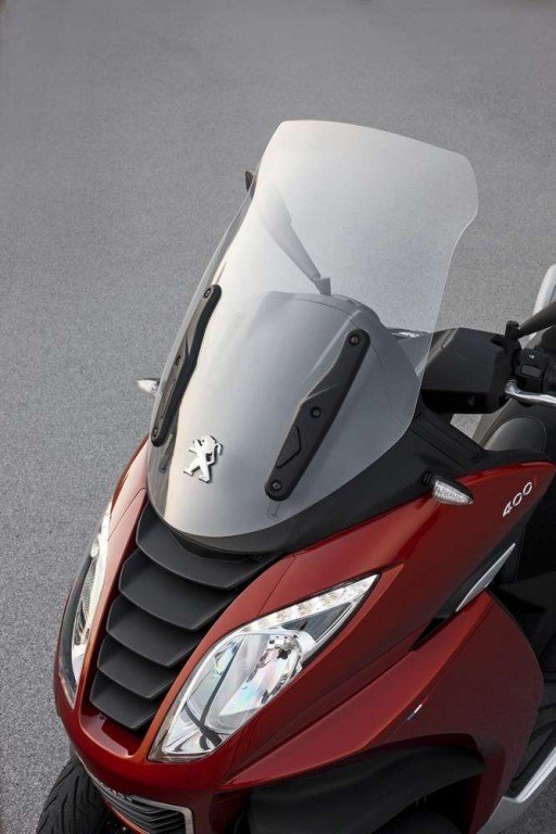 Peugeot Metropolis: Se conduce con carnet de coche
