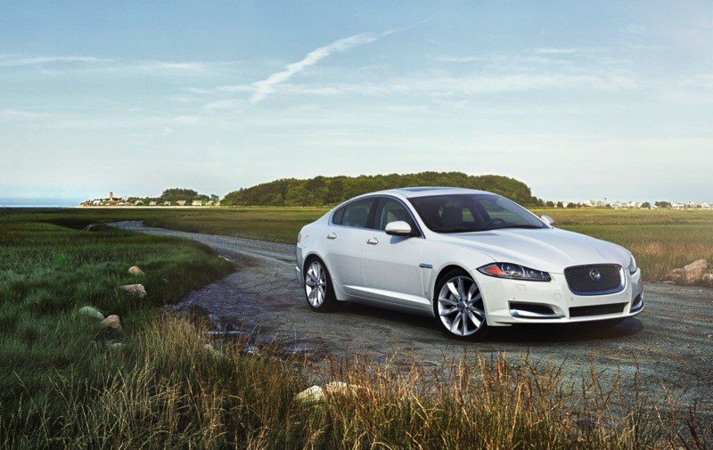 Jaguar se apunta a la tracción total en sus XF y XJ