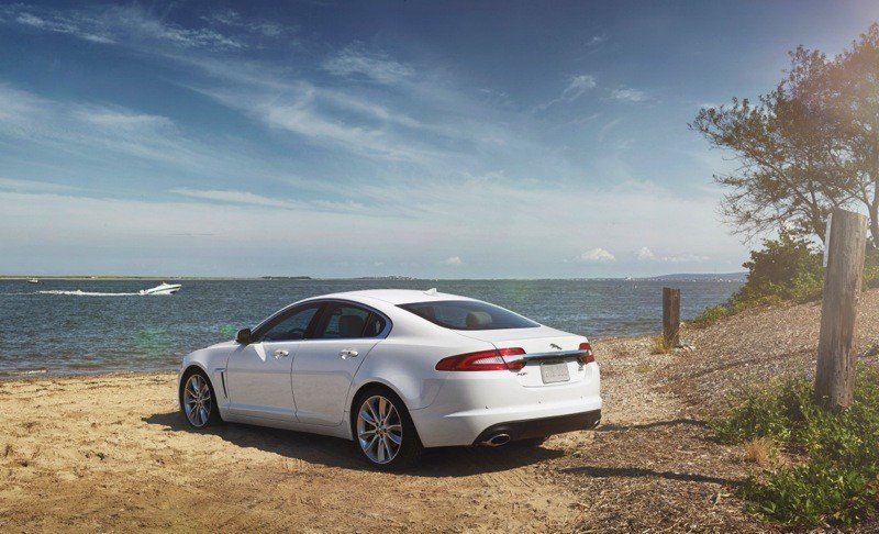 Jaguar se apunta a la tracción total en sus XF y XJ