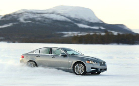Jaguar se apunta a la tracción total en sus XF y XJ