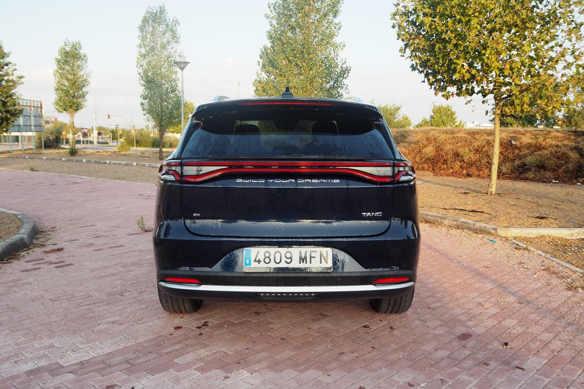 Prueba y opinión del BYD Tang: interior, autonomía, precio y sus principales rivales