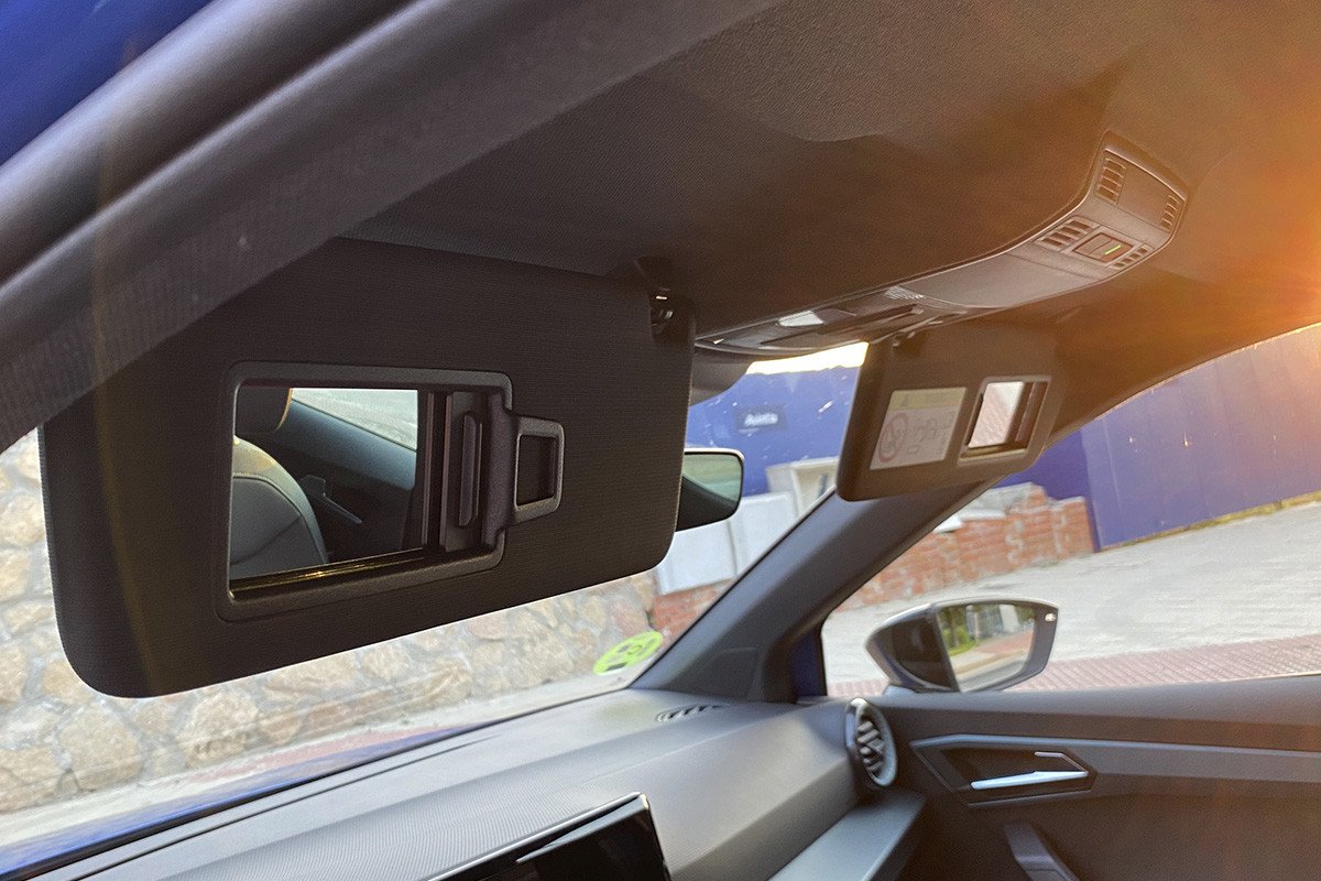 Los espejos de cortesía en los coches podrían poner tu vida en peligro
