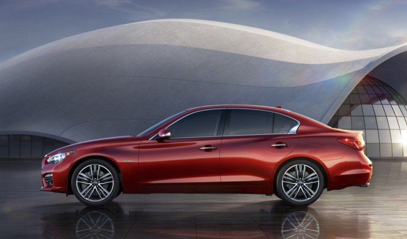 Primeras fotos del Infiniti Q50, filtrado en Internet