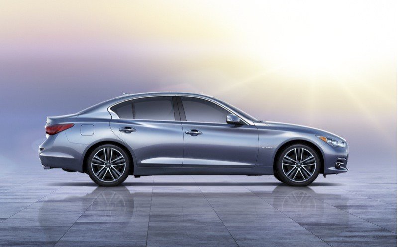 Primeras fotos del Infiniti Q50, filtrado en Internet