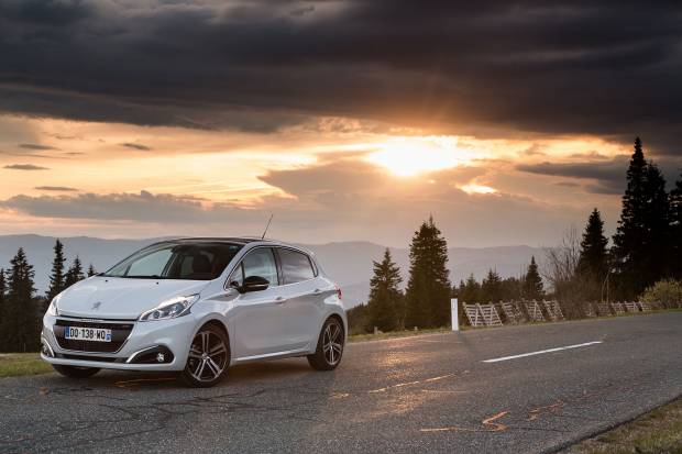 Nuevo Peugeot 208: Presentación y toma de contacto